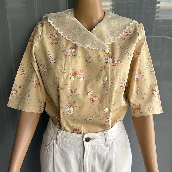 Vintage Floral Cream Top - Picture 3 of 10